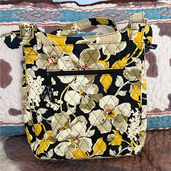 VERA BRADLEY - Black,, yellow and White Geometric Bag with Floral Accent. - Picture 2 of 5